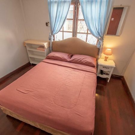 Sira'S House Hotel Bangkok Exterior photo